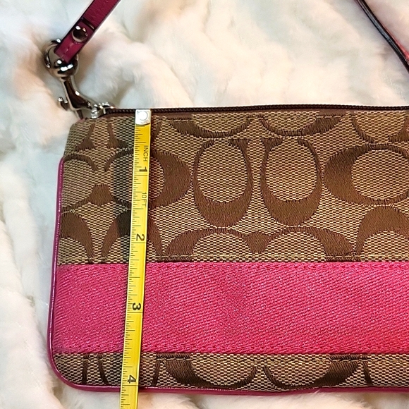 Coach wristlet - Picture 6 of 9